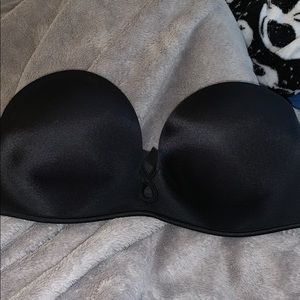 Victoria’s Secret bombshell push-up bra